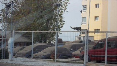 Ash covers cars in Bariloche. Photo: Andrea Duprez