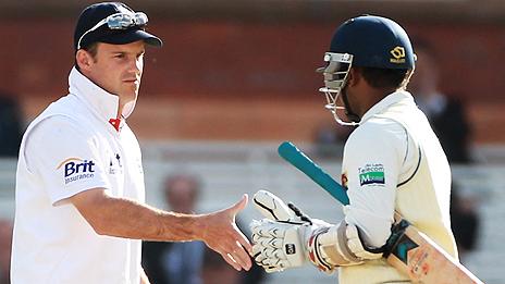 England captain Andrew Strauss (left) and Sri Lanka batsman Prasanna Jayawardene shake hands as the match ends in a draw