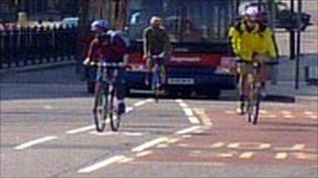 Cyclists on Blackfriars Bridge