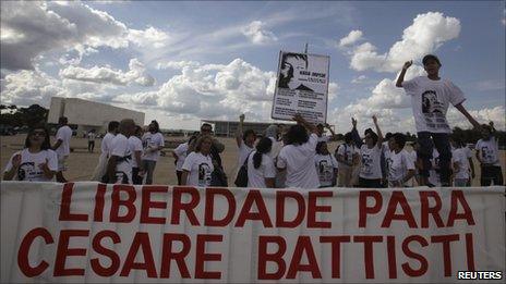 Battisti supporters protest outside Brazil's Supreme Court