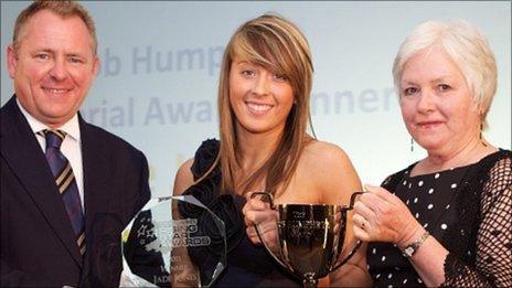 Jade Jones is presented with the Bob Humphrys Award by BBC Wales' Jamie Owen and Bob's widow, Julie Humphrys