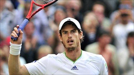 Andy Murray salutes the crowd