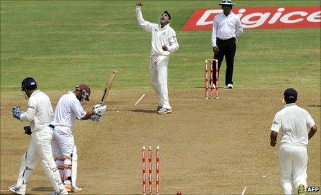 Harbhajan Singh dismisses Carlton Baugh