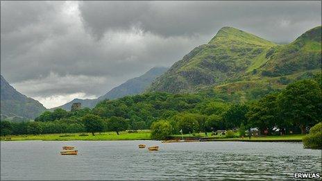 Llyn Padarn, courtesy Erwlas via Flickr