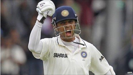 Rahul Dravid celebrates his century