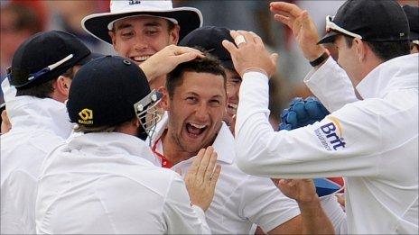 Tim Bresnan took wickets with successive balls