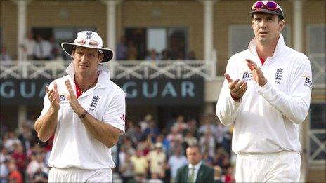 Skipper Andrew Strauss (left) with Kevin Pietersen