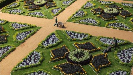 Gardener at Wrest Park