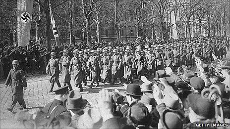 German troops marching into Vienna in 1938