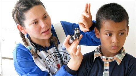 ICRC medical workers treat the remote communities along the Caguan River