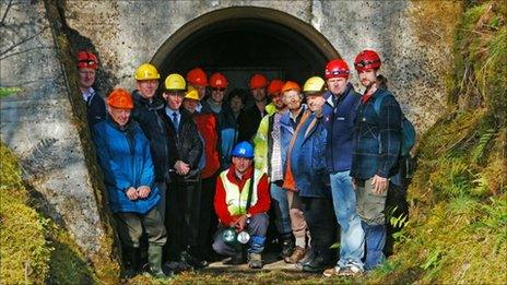 2009 Inchindown tour. Pic: Allan Kilpatrick/RCAHMS