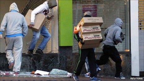 Looters in Birmingham