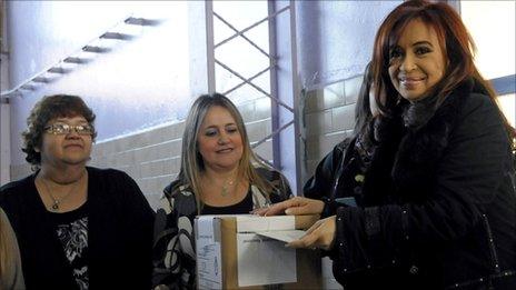 Argentine President Cristina Fernandez casting her vote in Rio Gallegos