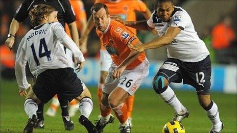 Luka Modric (left) and Wilson Palacios (right)