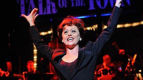 Tracie Bennett in Over the Rainbow