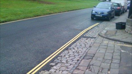 Double yellow lines in Clifton