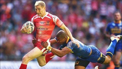 Sam Tomkins (left)