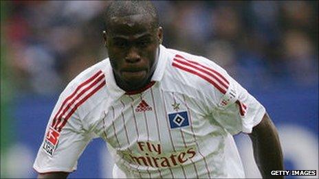 Guy Demel signs from Hamburg