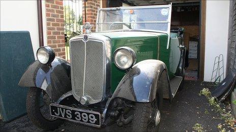 Morris Minor Tourer donated to Kent charity Find A Voice