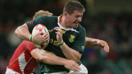 Bakkies Botha takes on Wales in November 2010