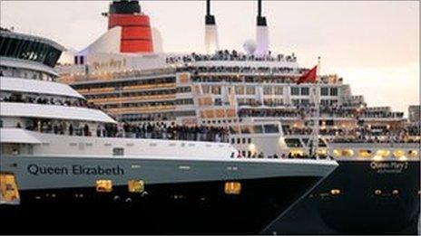 The Cunard cruise liners could appear together in the River Mersey in 2015