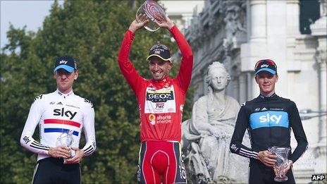 Bradley Wiggins (left), Juan Cobo (centre) and Chris Froome