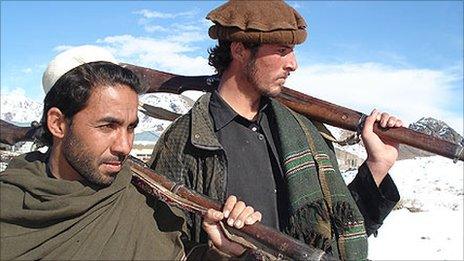 Tribal militiamen in Afghanistan (file photo from 2009)