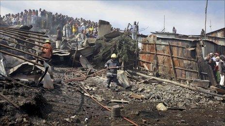 Scene of pipeline blast, Nairobi, Kenya, 12 Sept