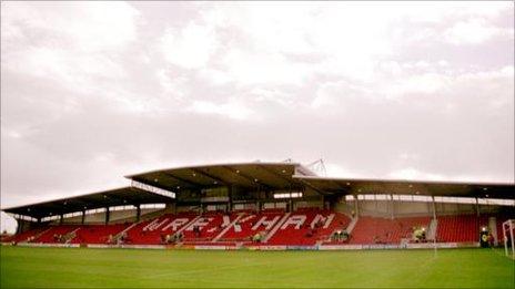 Racecourse Ground
