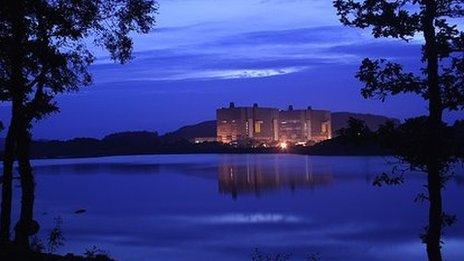 Picture of Trawsfynydd nuclear power station at night