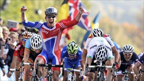 Mark Cavendish wins the world title in Denmark