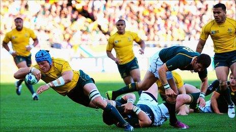 James Horwill scores for Australia