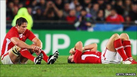 Ryan Jones (left) and Jamie Roberts of Wales show their dejection