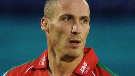 Simon Jones