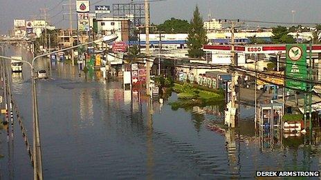 Flooding on the Rangsit Nakon Nayok highway, Thailand. Photo by Derek Armstrong