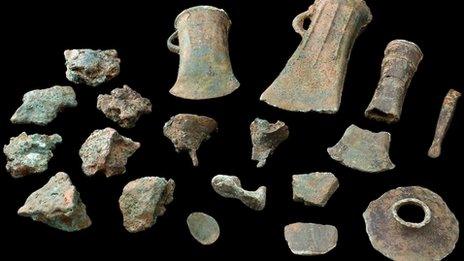 The collection of Bronze Age artefacts