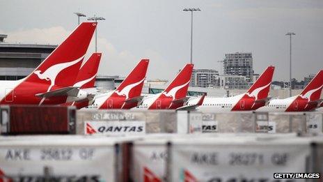 Grounded Qantas jets in Sydney, 30 Oct