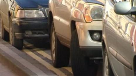 Cars parked on Lammas Street