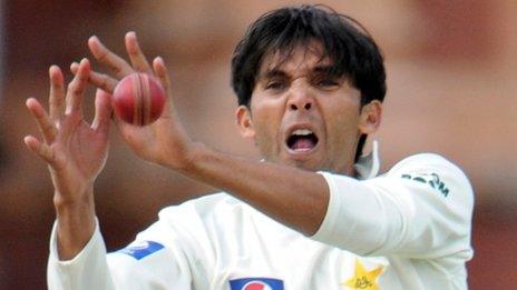 Pakistan's Mohammad Asif fields the ball during the fourth cricket test match against England at Lord's cricket ground in London in this August 28, 2010