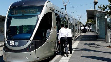 Jerusalem Light Rail. Copyright: Matthew Teller