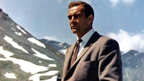 Sean Connery as 007 in Goldfinger with James Bond"s