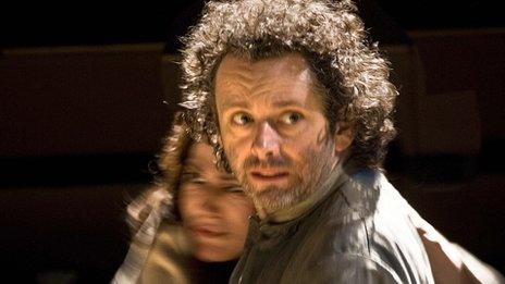 Michael Sheen as Hamlet with Sally Dexter as Gertrude