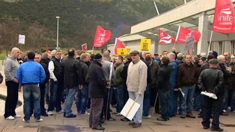 Protest involving union members