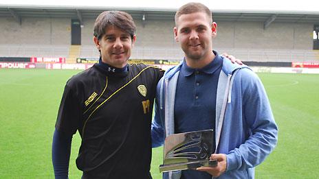 Burton Albion boss Paul Peschisolido with striker Billy Kee