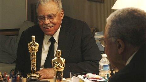 James Earl Jones in dressing room with Oscar