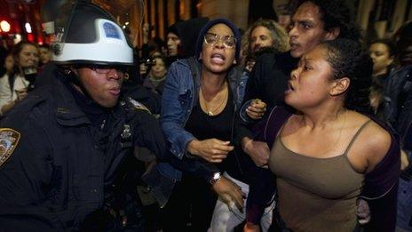 Protesters confront police on the edge of Zuccotti Park, New York (15 Nov 2011)