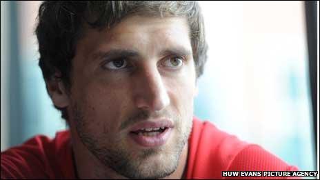 Luke Charteris