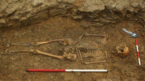 Roman skeleton in grave