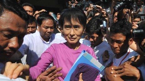 Aung San Suu Kyi leaves NLD headquarters on 18 November 2011