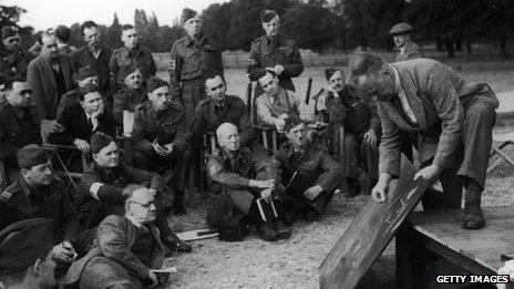 An outdoor education for Home Guardsmen at the War Office Training School in Osterley Park, 21st September 1940. Pic: Zoltan Glass/Picture Post/Hulton Archive/Getty Images